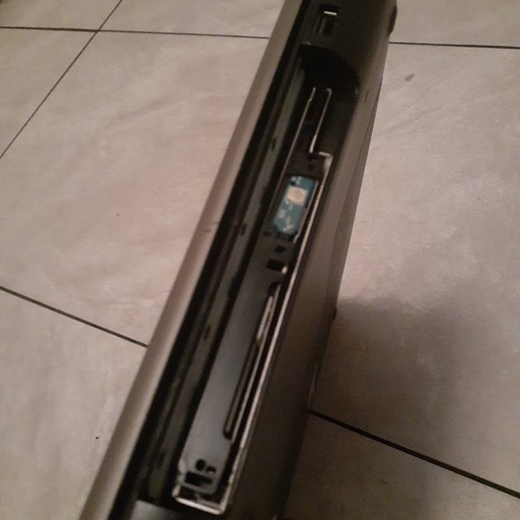 Hp 635 laptop /read description - Picture 3 of 4